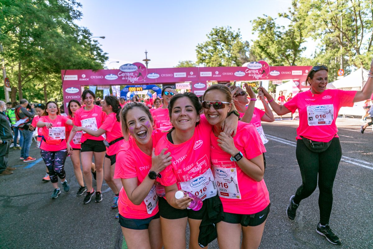 Carrera de la Mujer de Madrid - META, ARCO DERECHO (de 43:10 a 44:36)