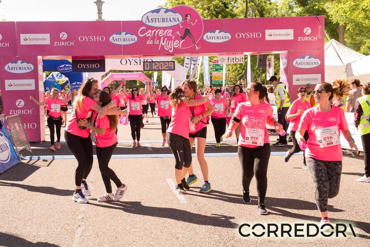 Carrera de la Mujer Madrid arco izquierdo 1 20 20 a 1 22 46