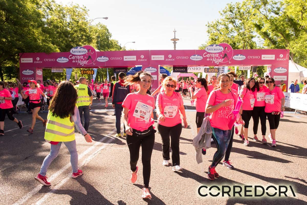 Carrera de la Mujer Madrid arco izquierdo 1 20 20 a 1 22 46