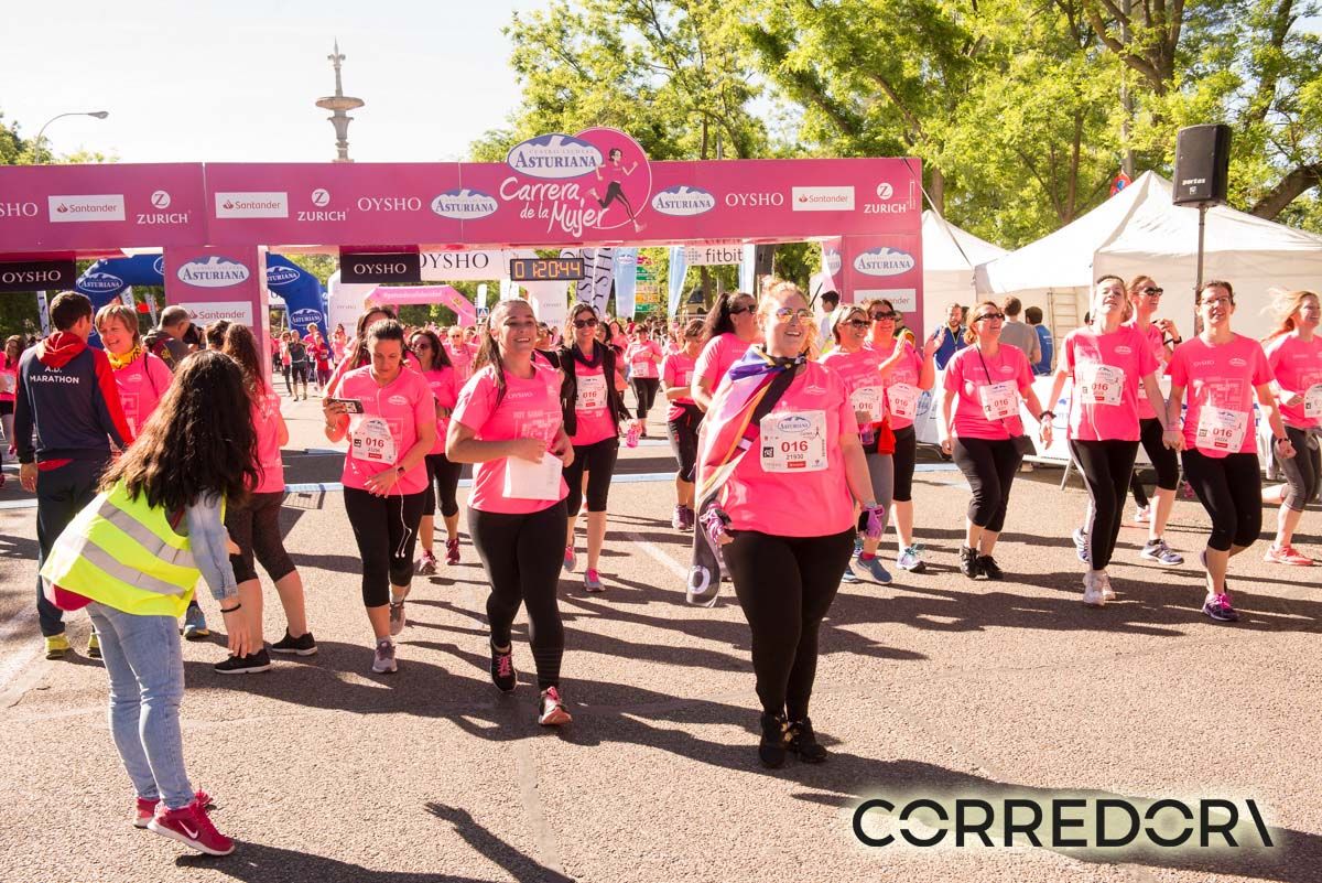 Carrera de la Mujer Madrid arco izquierdo 1 20 20 a 1 22 46