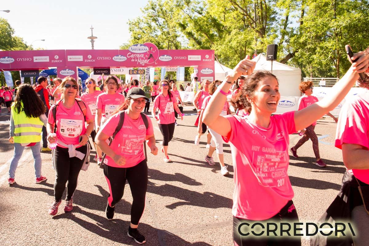 Carrera de la Mujer Madrid arco izquierdo 1 20 20 a 1 22 46