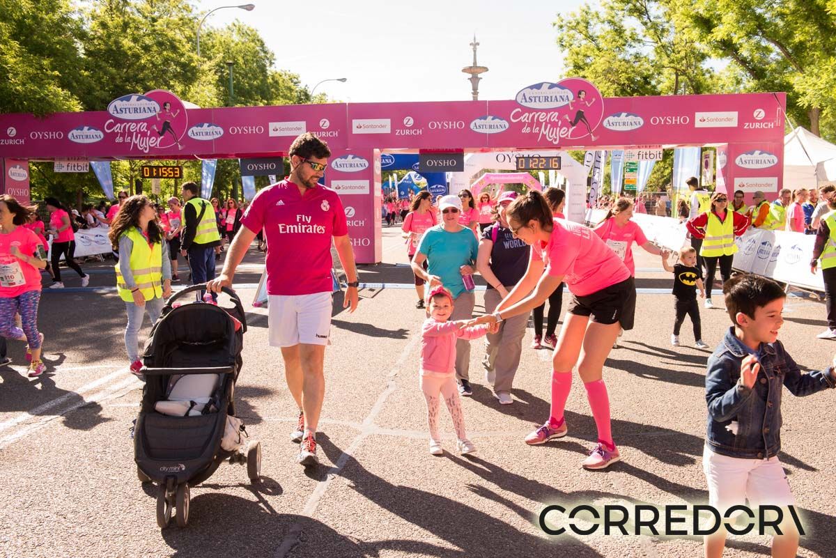 Carrera de la Mujer Madrid arco izquierdo 1 20 20 a 1 22 46