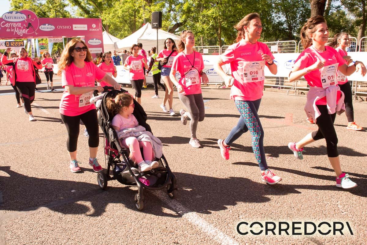 Carrera de la Mujer Madrid arco izquierdo 1 20 20 a 1 22 46