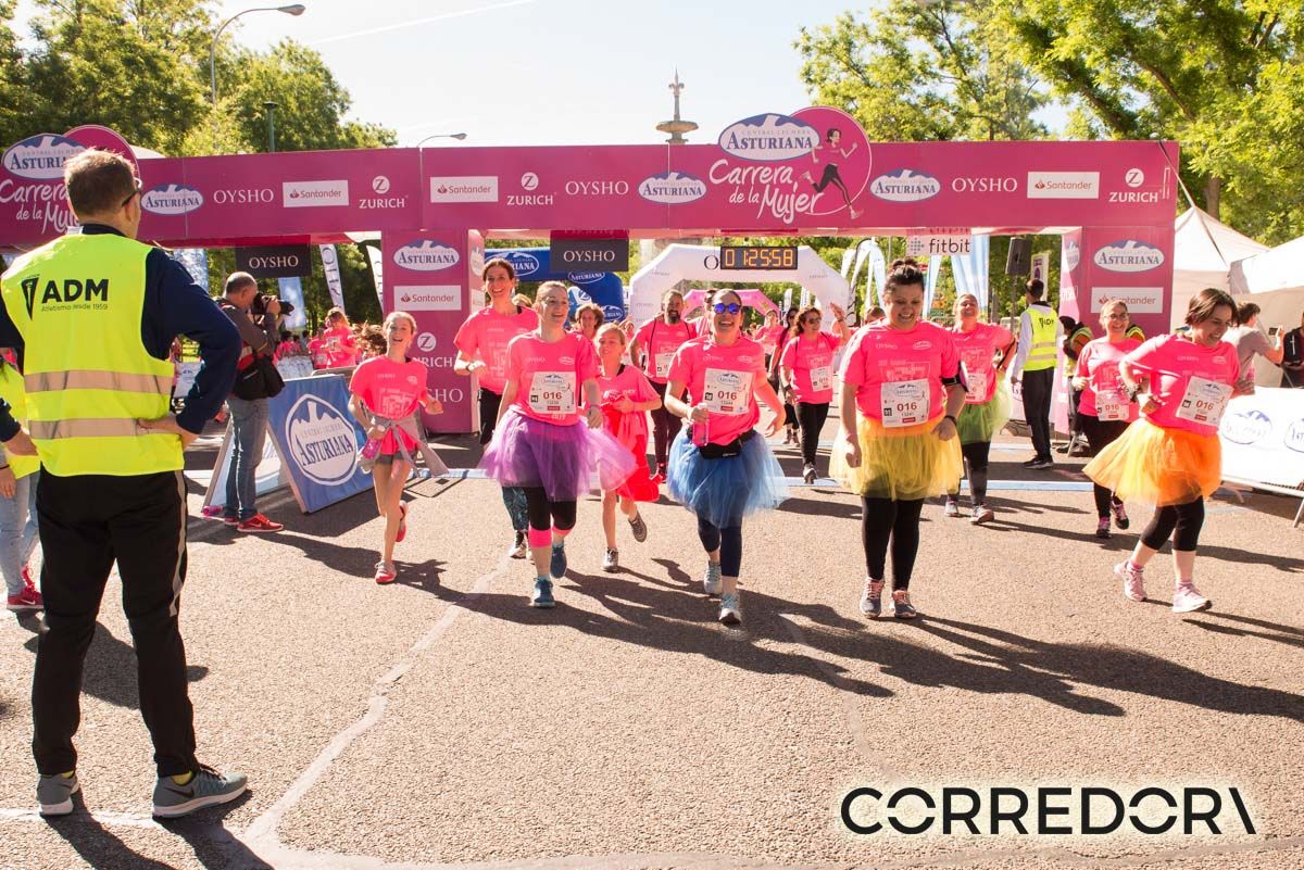 Carrera de la Mujer Madrid arco izquierdo 1 25 48 a 1 28 03
