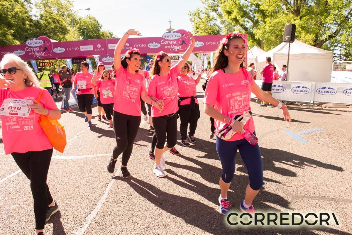 Carrera de la Mujer Madrid arco izquierdo 1 25 48 a 1 28 03