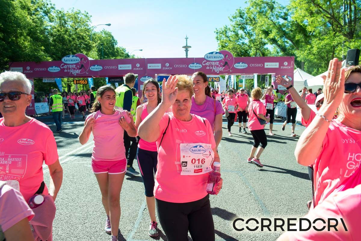 Carrera de la Mujer Madrid arco izquierdo 1 25 48 a 1 28 03