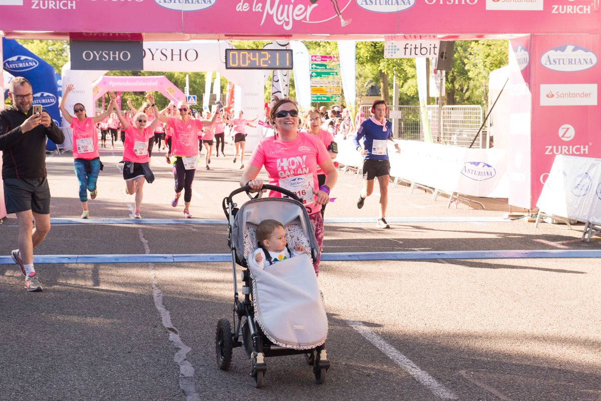 Carrera de la Mujer de Madrid - META, ARCO IZQUIERDO (de 41:44 a 43:17)
