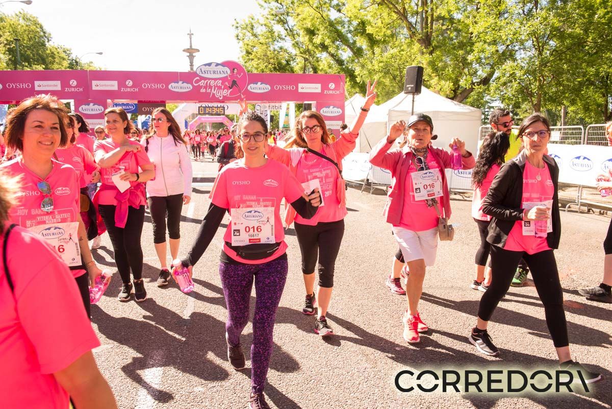 Carrera de la Mujer Madrid arco izquierdo 1 39 50 a 1 43 51