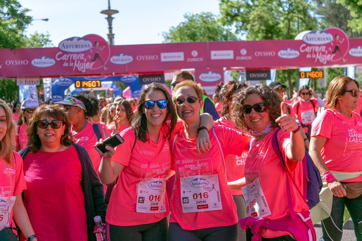 Carrera de la Mujer de Madrid - META, ARCO DERECHO (de 1:45:53 a 1:48:03)