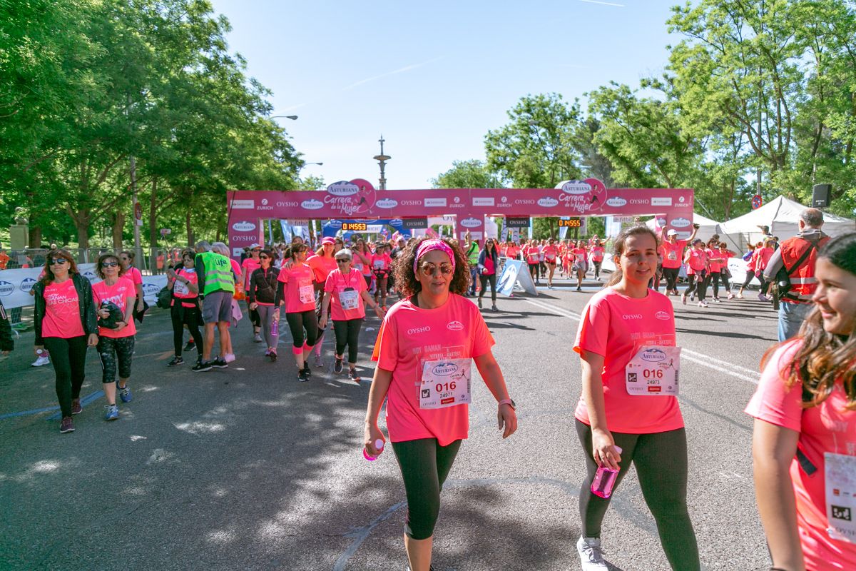 Carrera de la Mujer de Madrid - META, ARCO DERECHO (de 1:45:53 a 1:48:03)