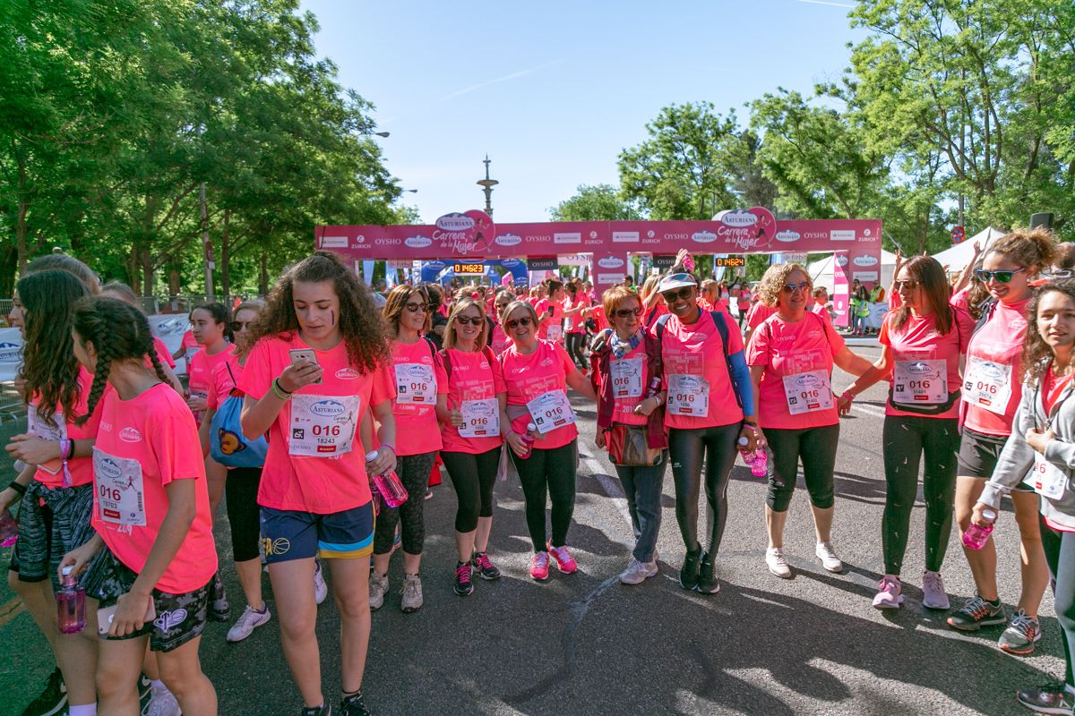 Carrera de la Mujer de Madrid - META, ARCO DERECHO (de 1:45:53 a 1:48:03)