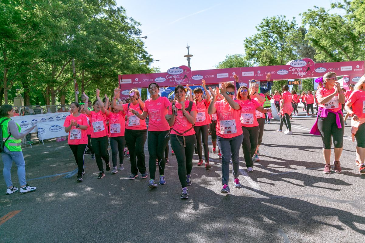 Carrera de la Mujer de Madrid - META, ARCO DERECHO (de 1:45:53 a 1:48:03)