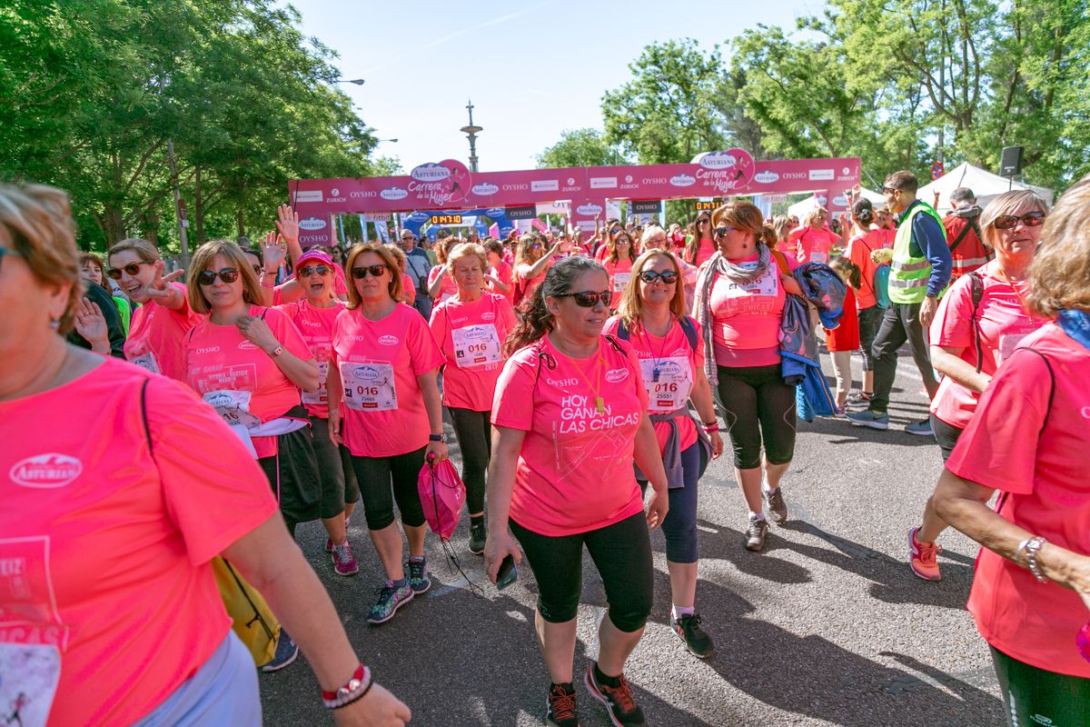 Carrera de la Mujer de Madrid - META, ARCO DERECHO (de 1:45:53 a 1:48:03)