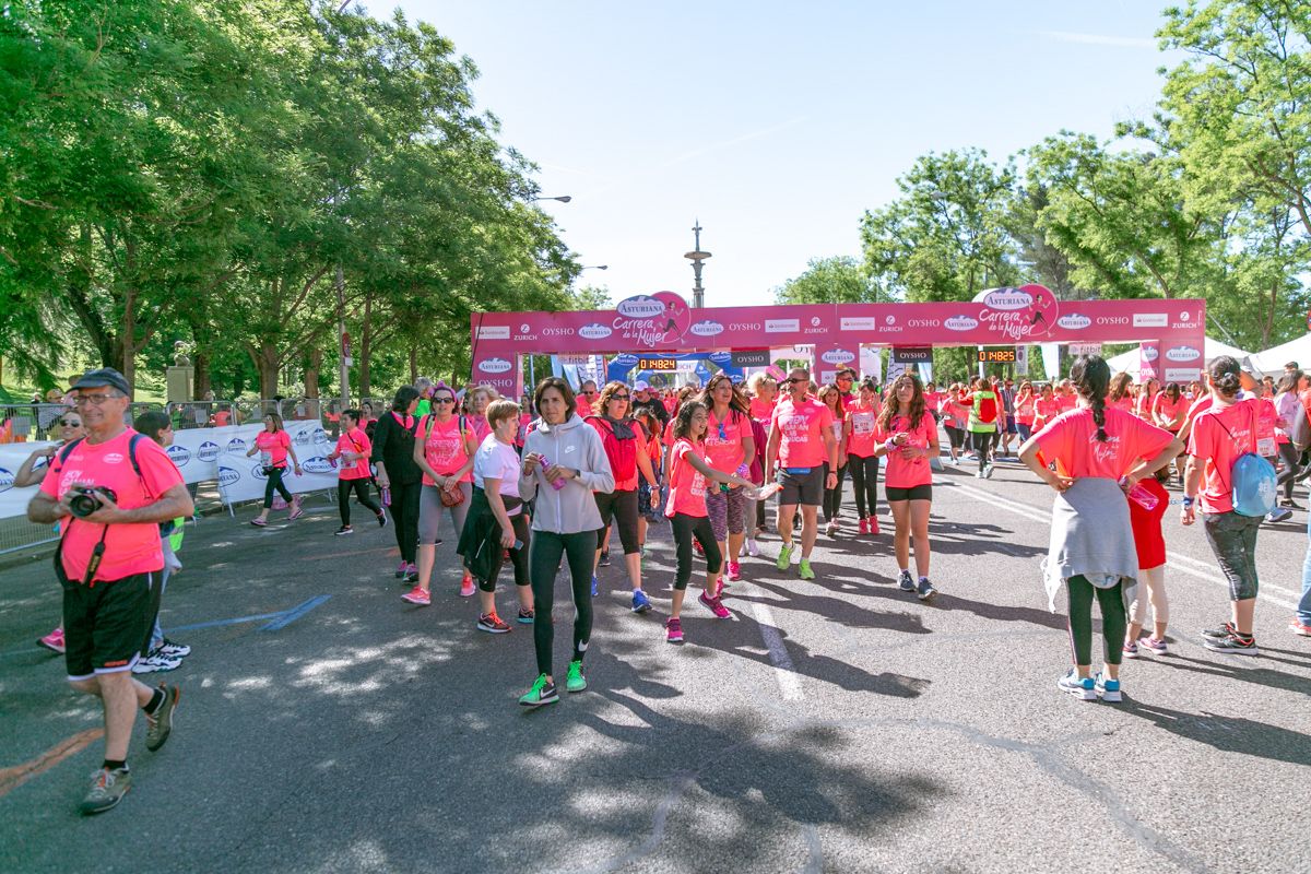 Carrera de la Mujer de Madrid - META, ARCO DERECHO (de 1:48:07 a 1:49:54)