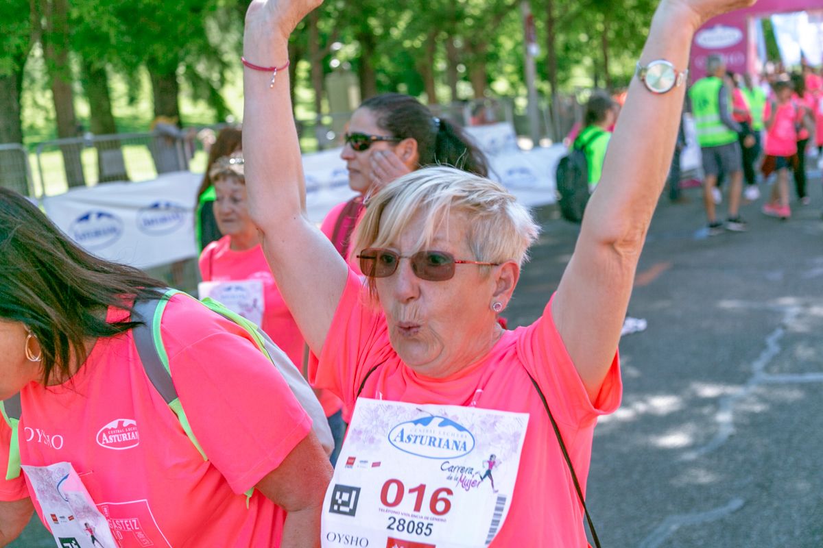 Carrera de la Mujer de Madrid - META, ARCO DERECHO (de 1:45:53 a 1:48:03)
