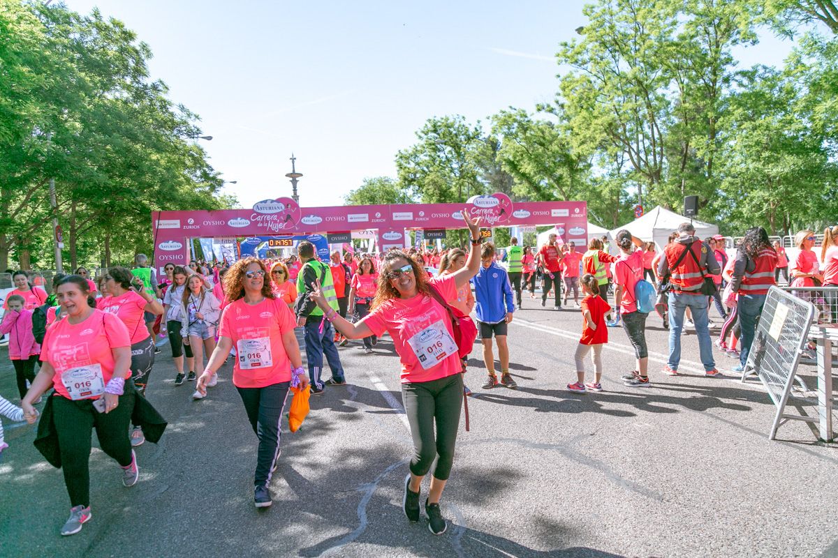 Carrera de la Mujer de Madrid - META, ARCO DERECHO (de 1:45:53 a 1:48:03)