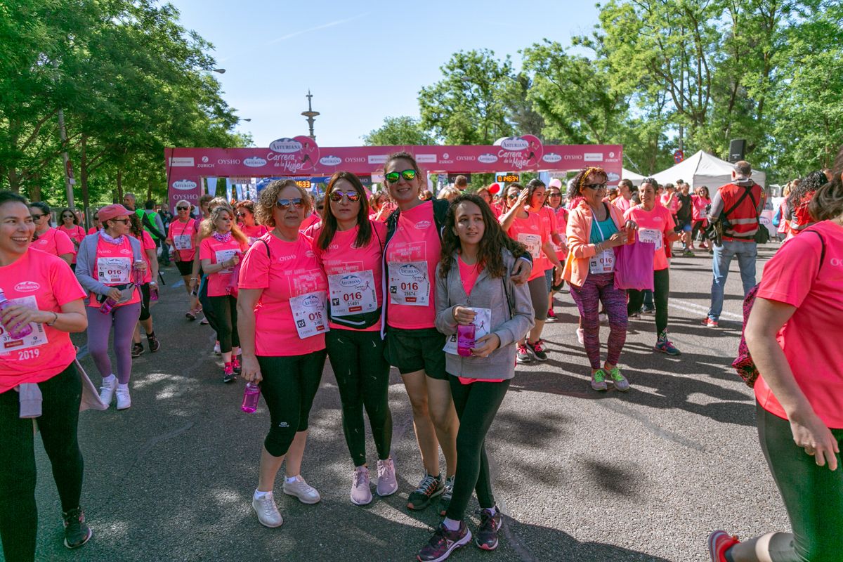Carrera de la Mujer de Madrid - META, ARCO DERECHO (de 1:45:53 a 1:48:03)