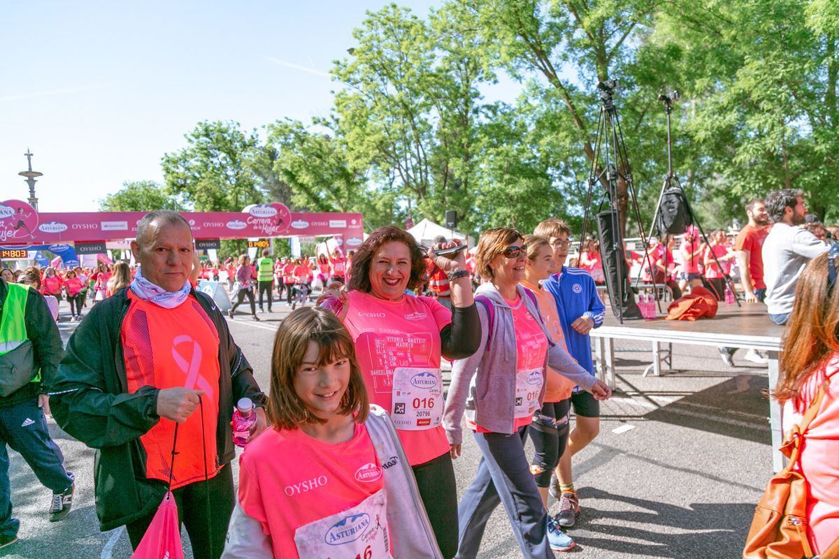 Carrera de la Mujer de Madrid - META, ARCO DERECHO (de 1:45:53 a 1:48:03)