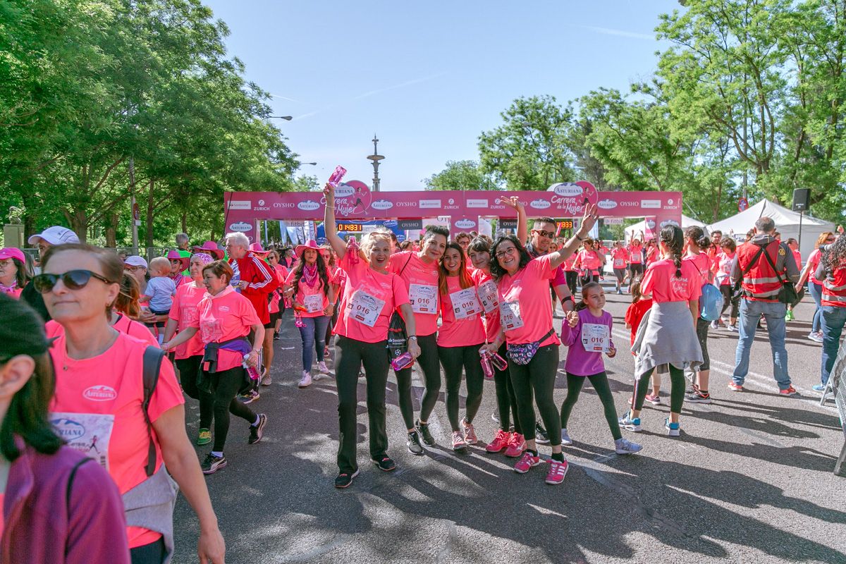 Carrera de la Mujer de Madrid - META, ARCO DERECHO (de 1:48:07 a 1:49:54)