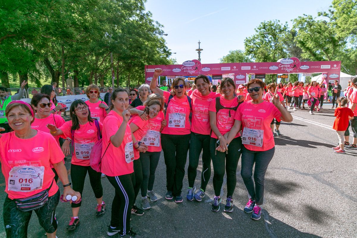 Carrera de la Mujer de Madrid - META, ARCO DERECHO (de 1:45:53 a 1:48:03)