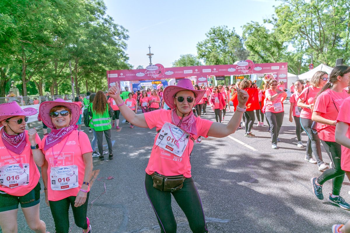 Carrera de la Mujer de Madrid - META, ARCO DERECHO (de 1:48:07 a 1:49:54)