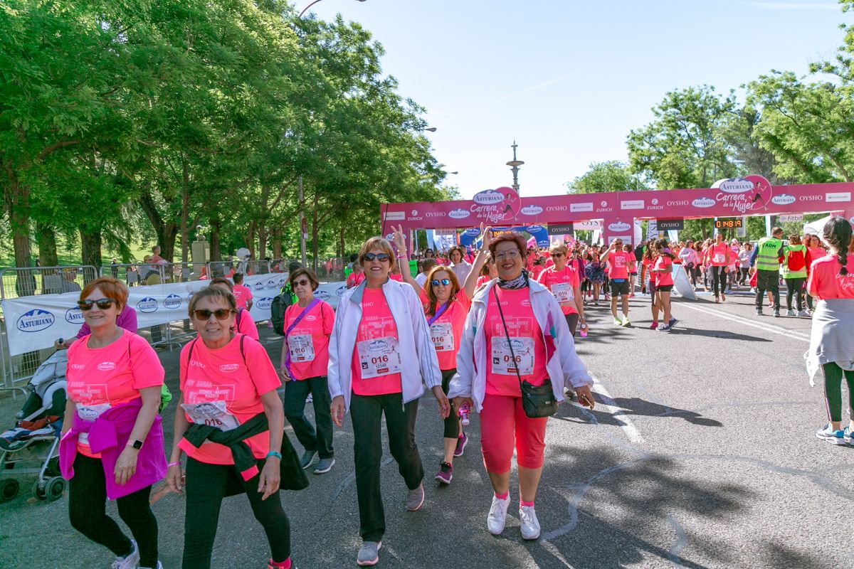 Carrera de la Mujer de Madrid - META, ARCO DERECHO (de 1:48:07 a 1:49:54)