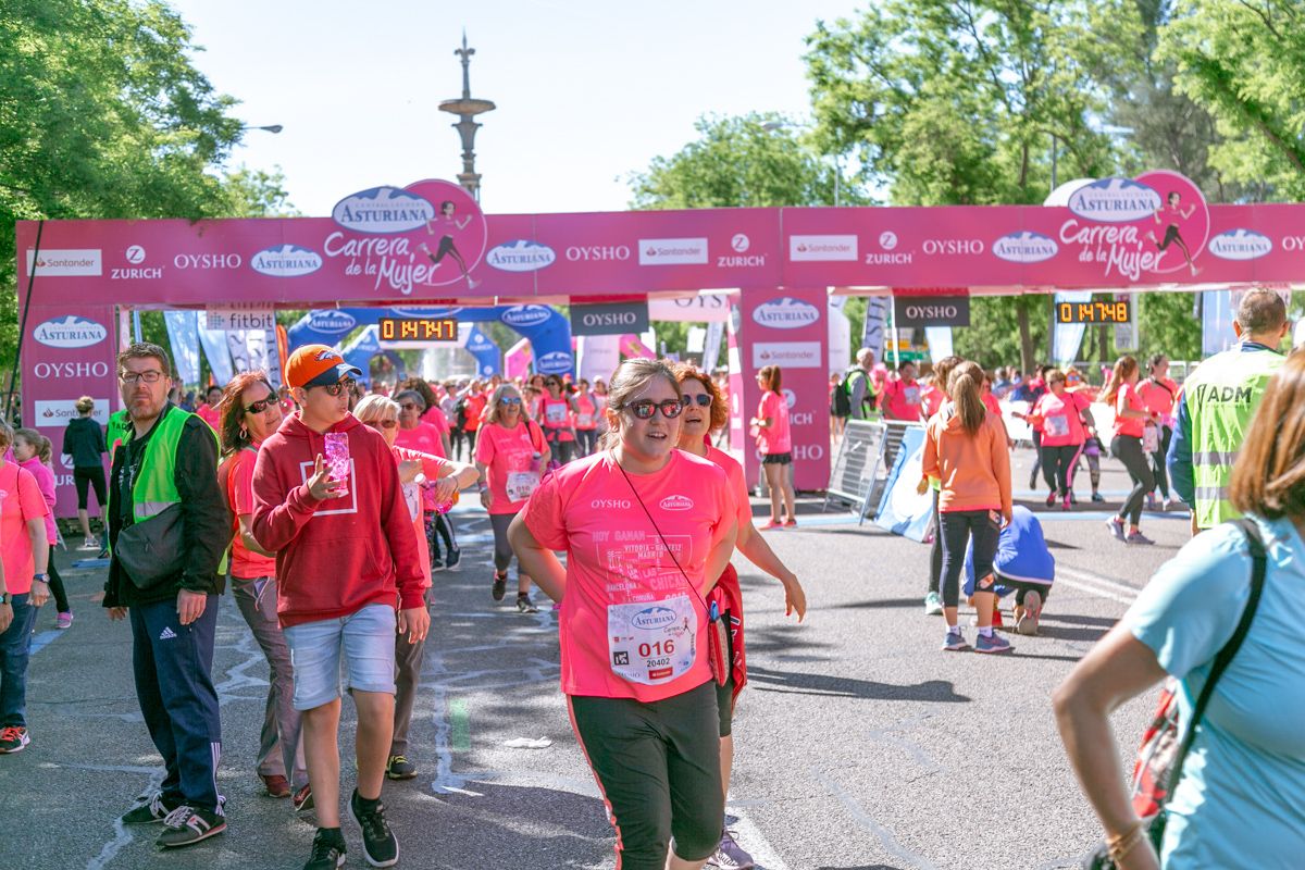 Carrera de la Mujer de Madrid - META, ARCO DERECHO (de 1:45:53 a 1:48:03)