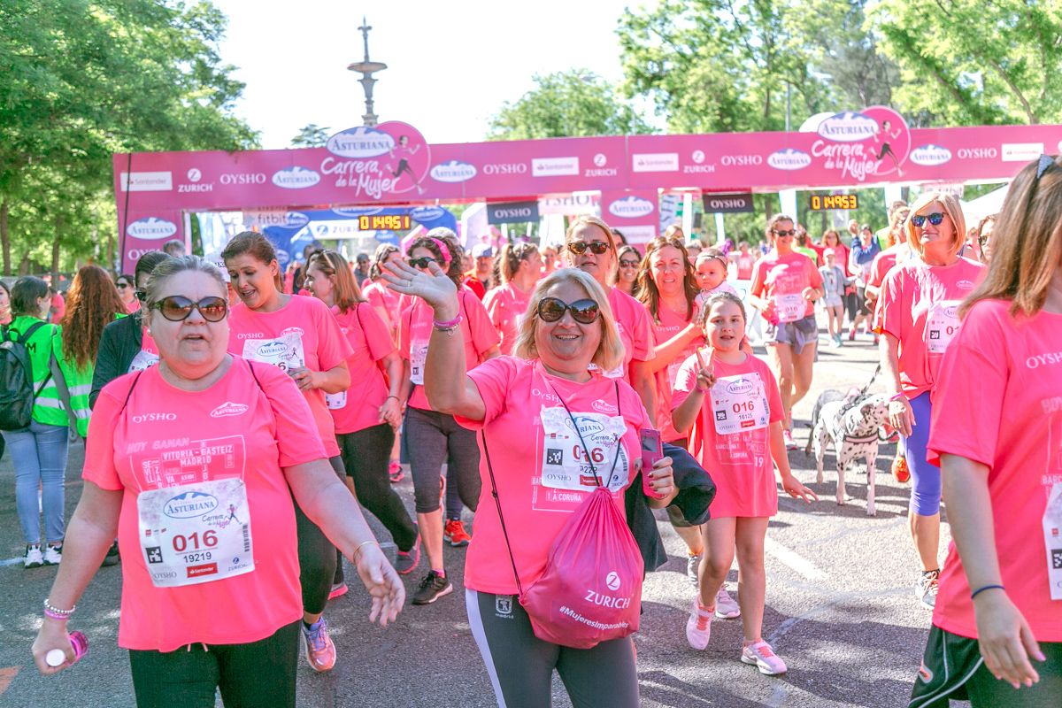 Carrera de la Mujer de Madrid - META, ARCO DERECHO (de 1:48:07 a 1:49:54)