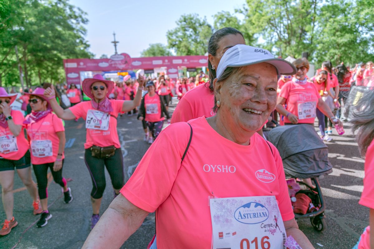 Carrera de la Mujer de Madrid - META, ARCO DERECHO (de 1:48:07 a 1:49:54)