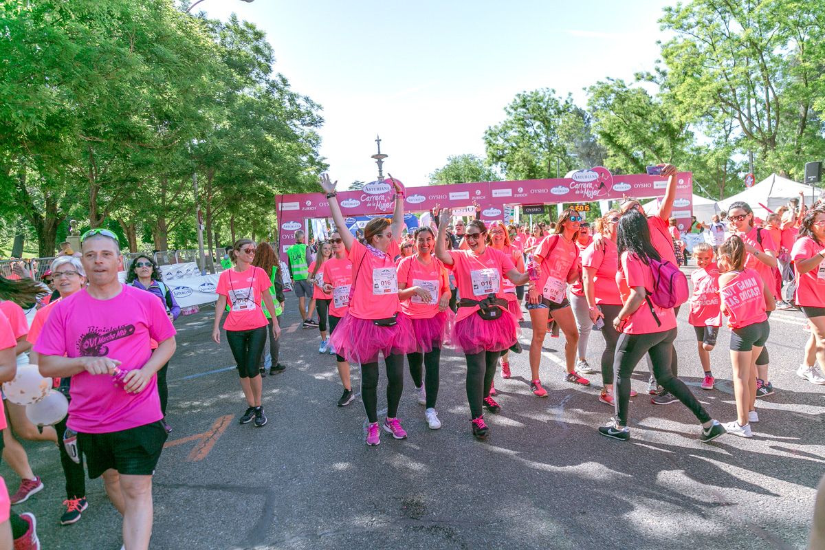 Carrera de la Mujer de Madrid - META, ARCO DERECHO (de 1:49:59 a 1:51:08)