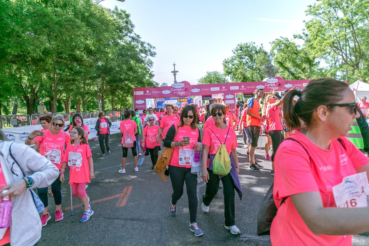 Carrera de la Mujer de Madrid - META, ARCO DERECHO (de 1:49:59 a 1:51:08)
