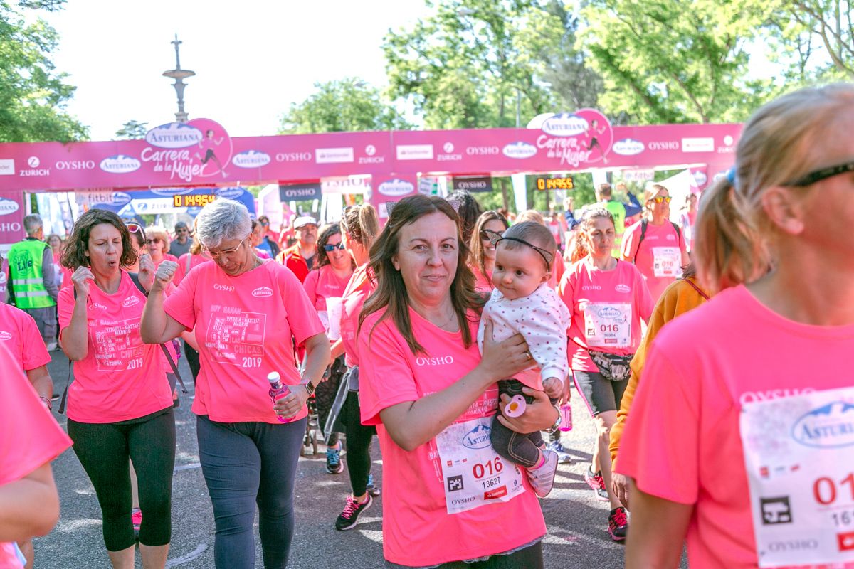 Carrera de la Mujer de Madrid - META, ARCO DERECHO (de 1:48:07 a 1:49:54)
