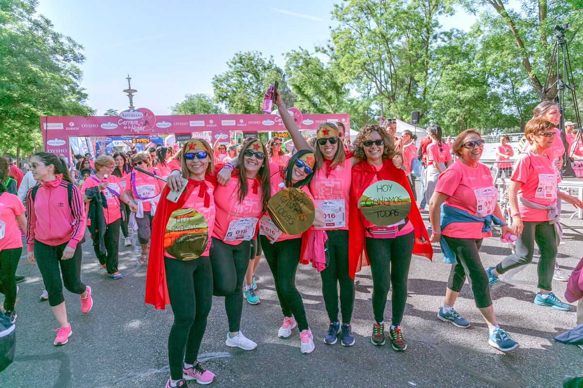 Carrera de la Mujer de Madrid - META, ARCO DERECHO (de 1:48:07 a 1:49:54)