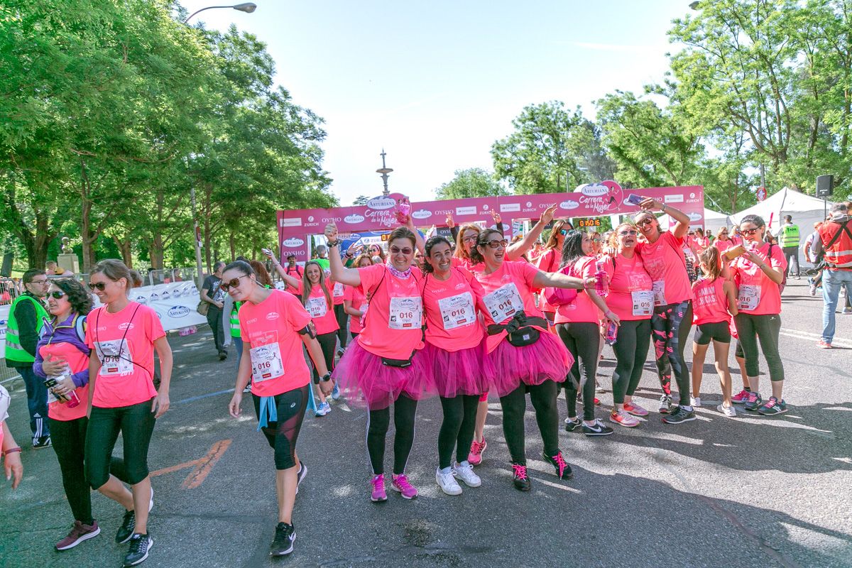 Carrera de la Mujer de Madrid - META, ARCO DERECHO (de 1:49:59 a 1:51:08)