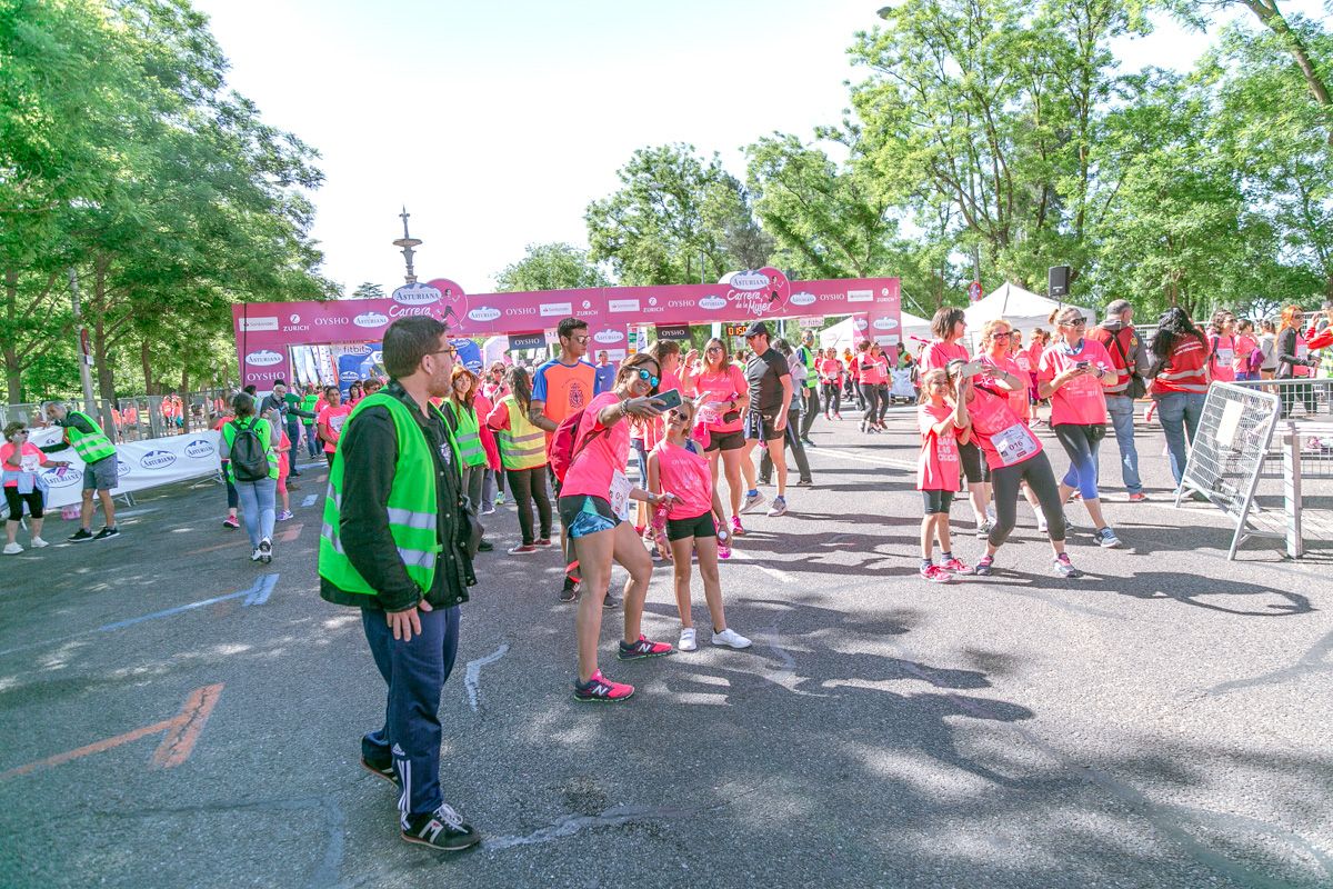 Carrera de la Mujer de Madrid - META, ARCO DERECHO (de 1:49:59 a 1:51:08)