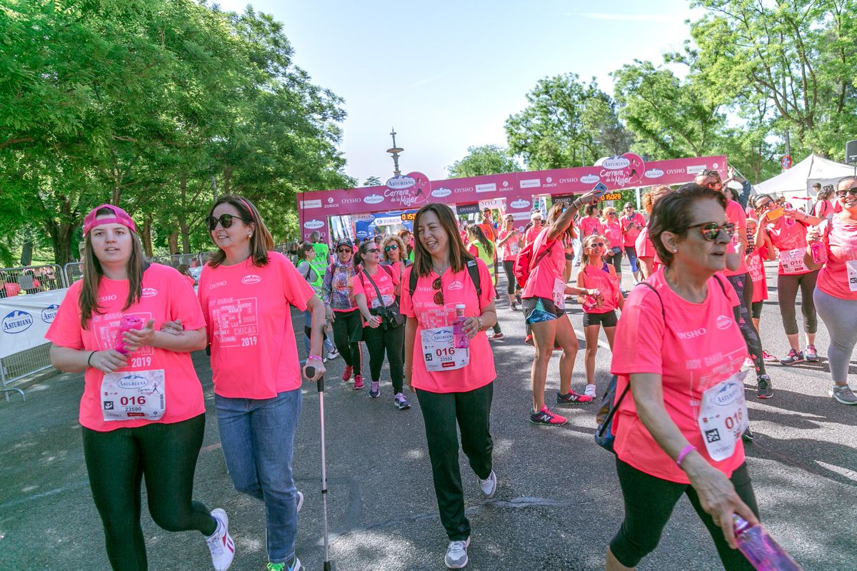 Carrera de la Mujer de Madrid - META, ARCO DERECHO (de 1:49:59 a 1:51:08)