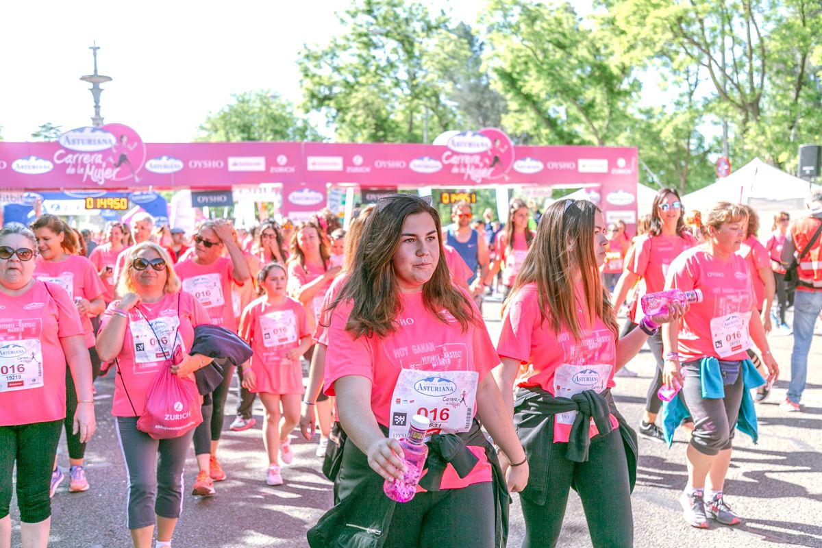 Carrera de la Mujer de Madrid - META, ARCO DERECHO (de 1:48:07 a 1:49:54)