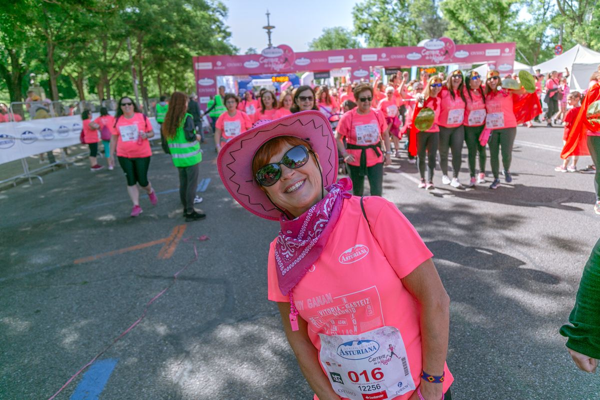 Carrera de la Mujer de Madrid - META, ARCO DERECHO (de 1:48:07 a 1:49:54)