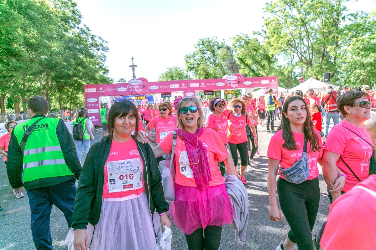 Carrera de la Mujer de Madrid - META, ARCO DERECHO (de 1:48:07 a 1:49:54)
