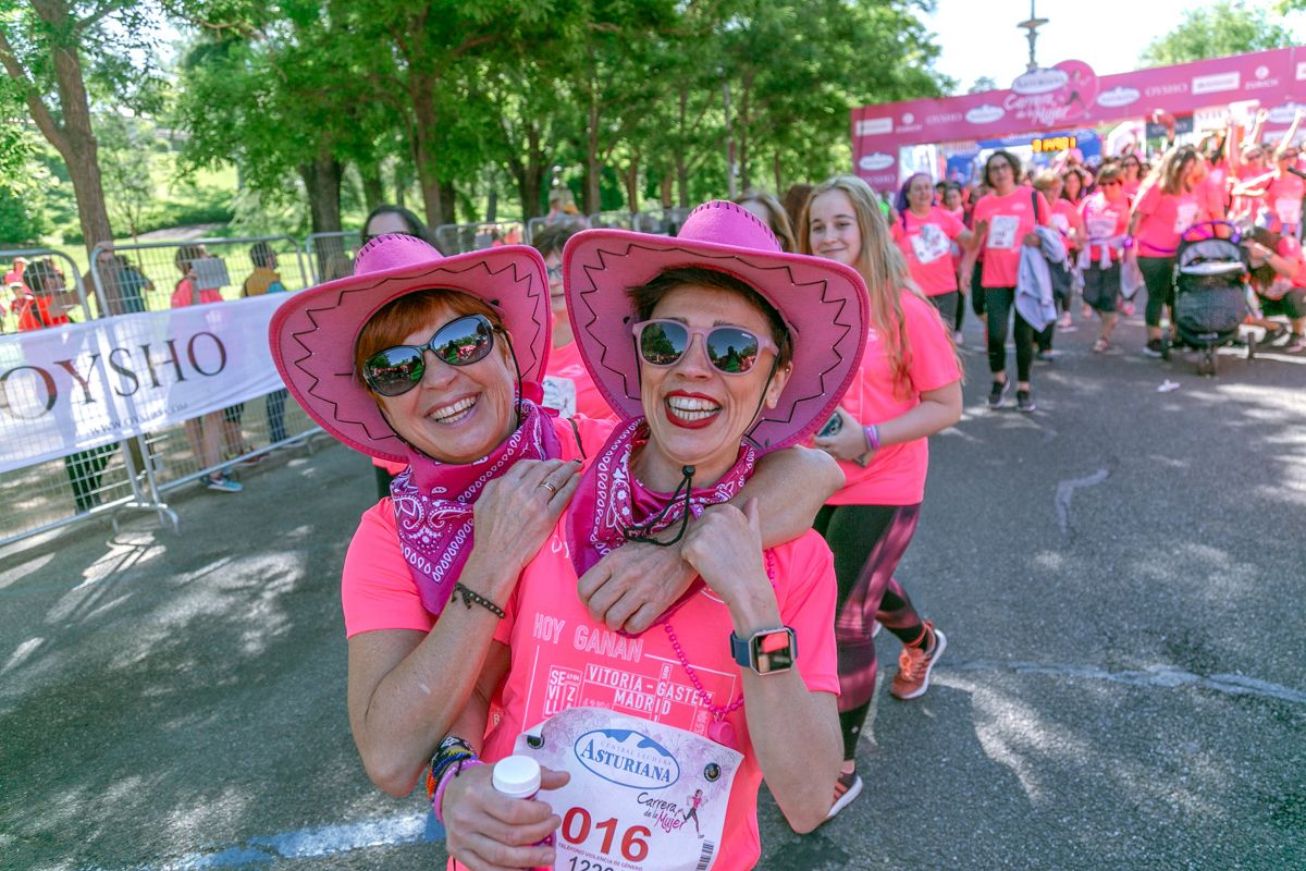 Carrera de la Mujer de Madrid - META, ARCO DERECHO (de 1:48:07 a 1:49:54)