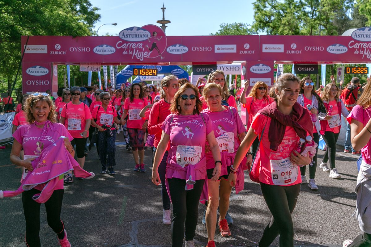 Carrera de la Mujer de Madrid - META, ARCO DERECHO (de 1:51:50 a 1:53:15)