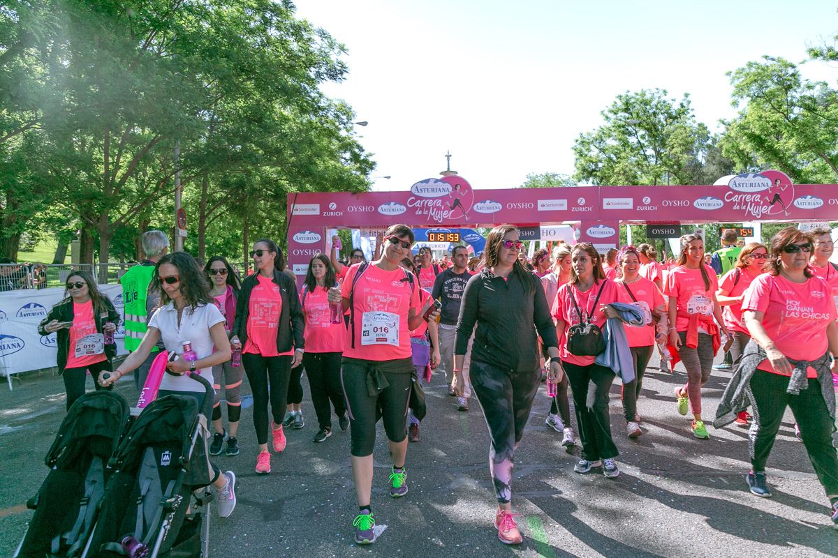 Carrera de la Mujer de Madrid - META, ARCO DERECHO (de 1:51:50 a 1:53:15)