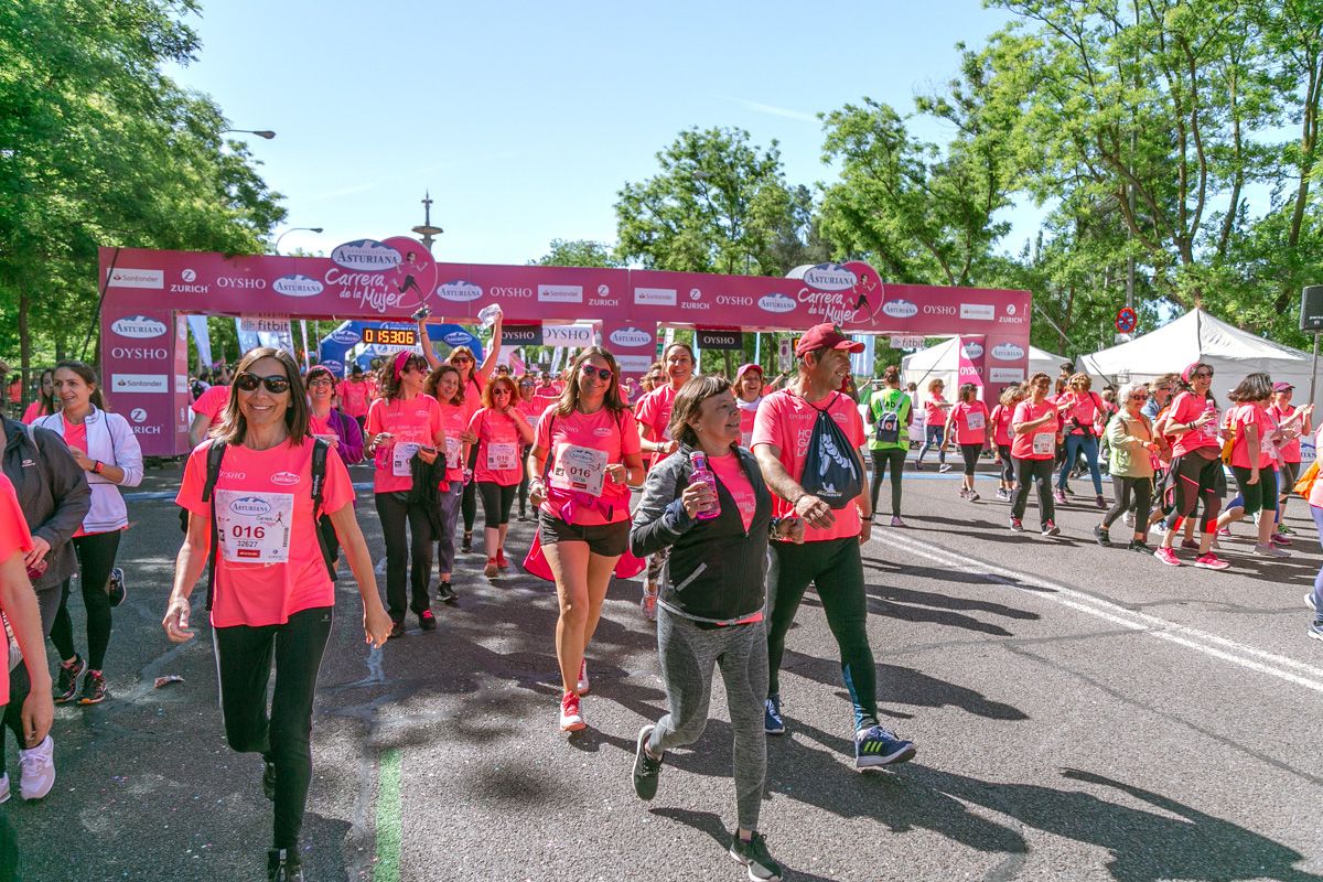 Carrera de la Mujer de Madrid - META, ARCO DERECHO (de 1:51:50 a 1:53:15)