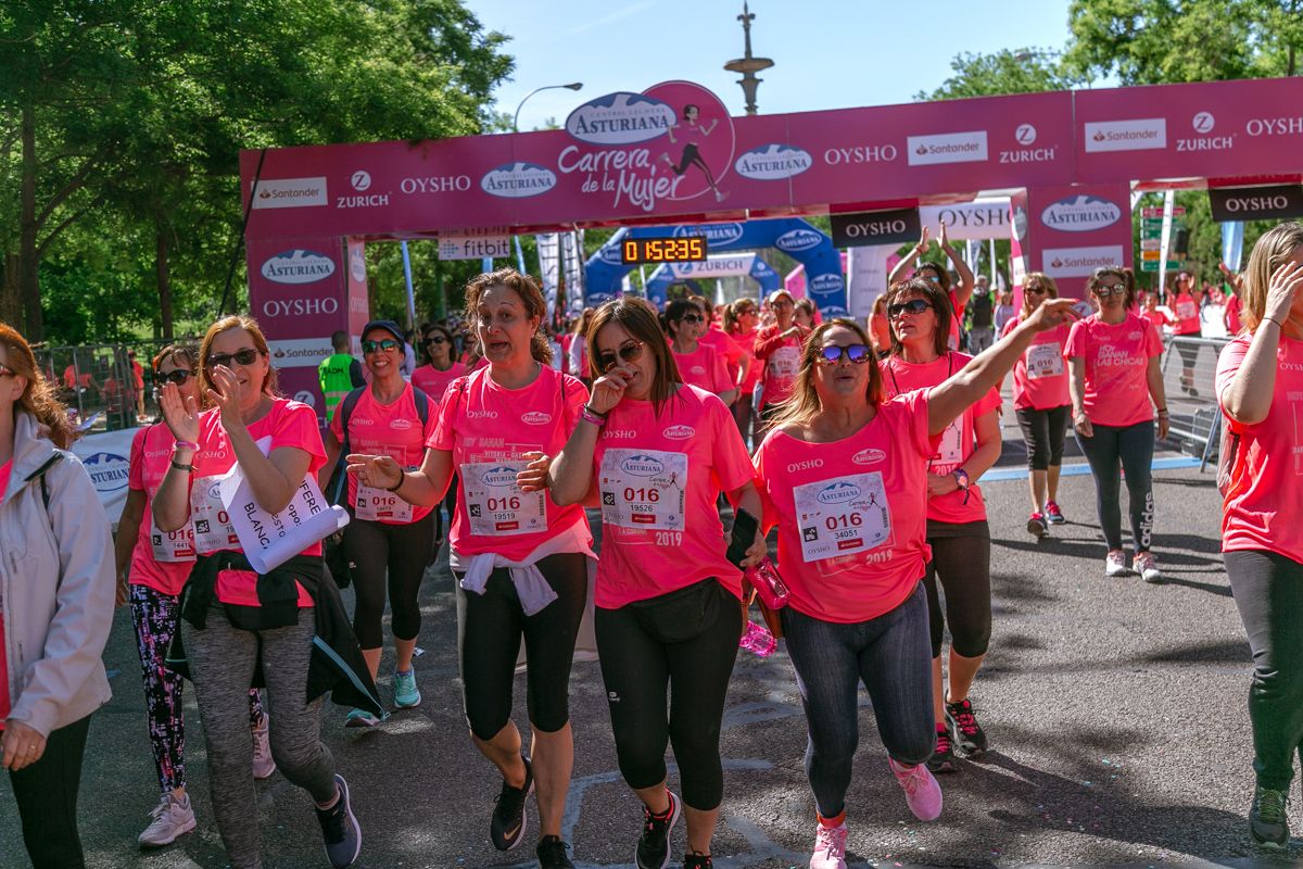 Carrera de la Mujer de Madrid - META, ARCO DERECHO (de 1:51:50 a 1:53:15)