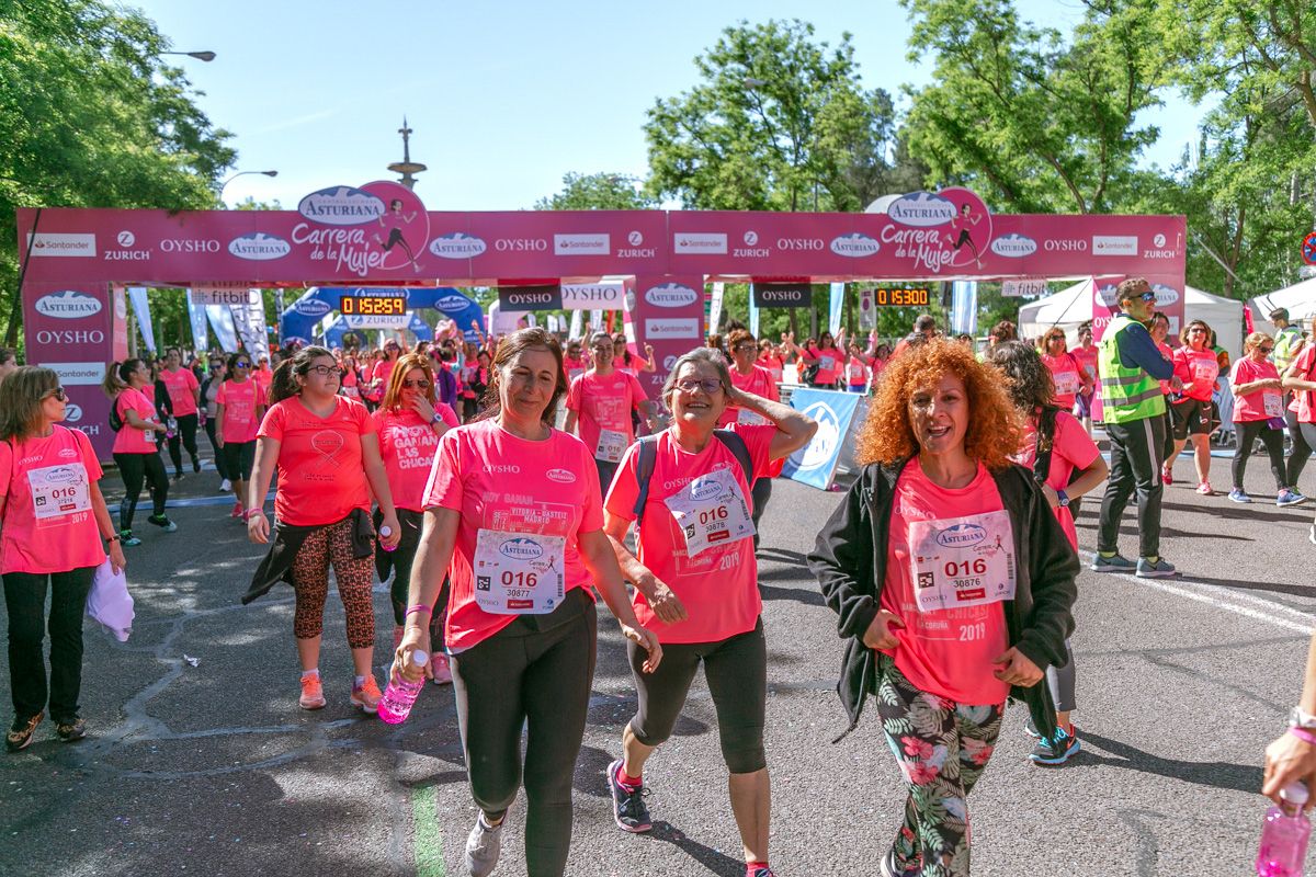 Carrera de la Mujer de Madrid - META, ARCO DERECHO (de 1:51:50 a 1:53:15)