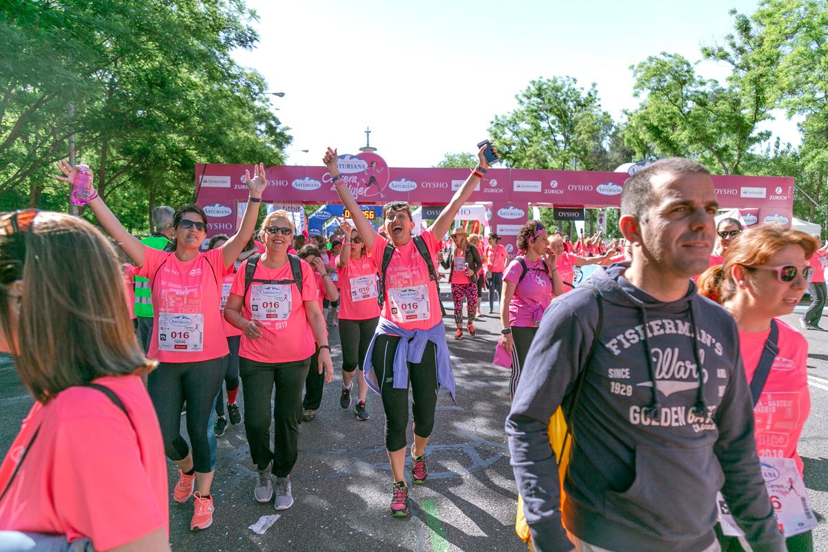 Carrera de la Mujer de Madrid - META, ARCO DERECHO (de 1:51:50 a 1:53:15)