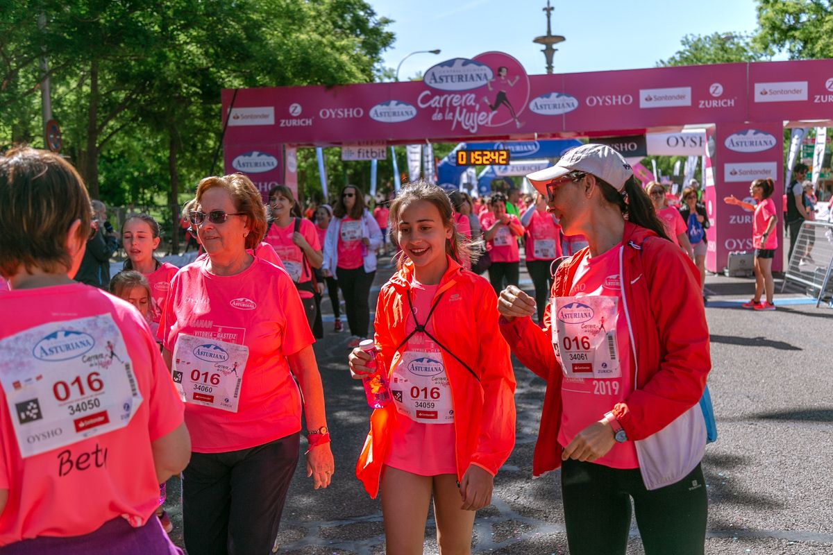 Carrera de la Mujer de Madrid - META, ARCO DERECHO (de 1:51:50 a 1:53:15)