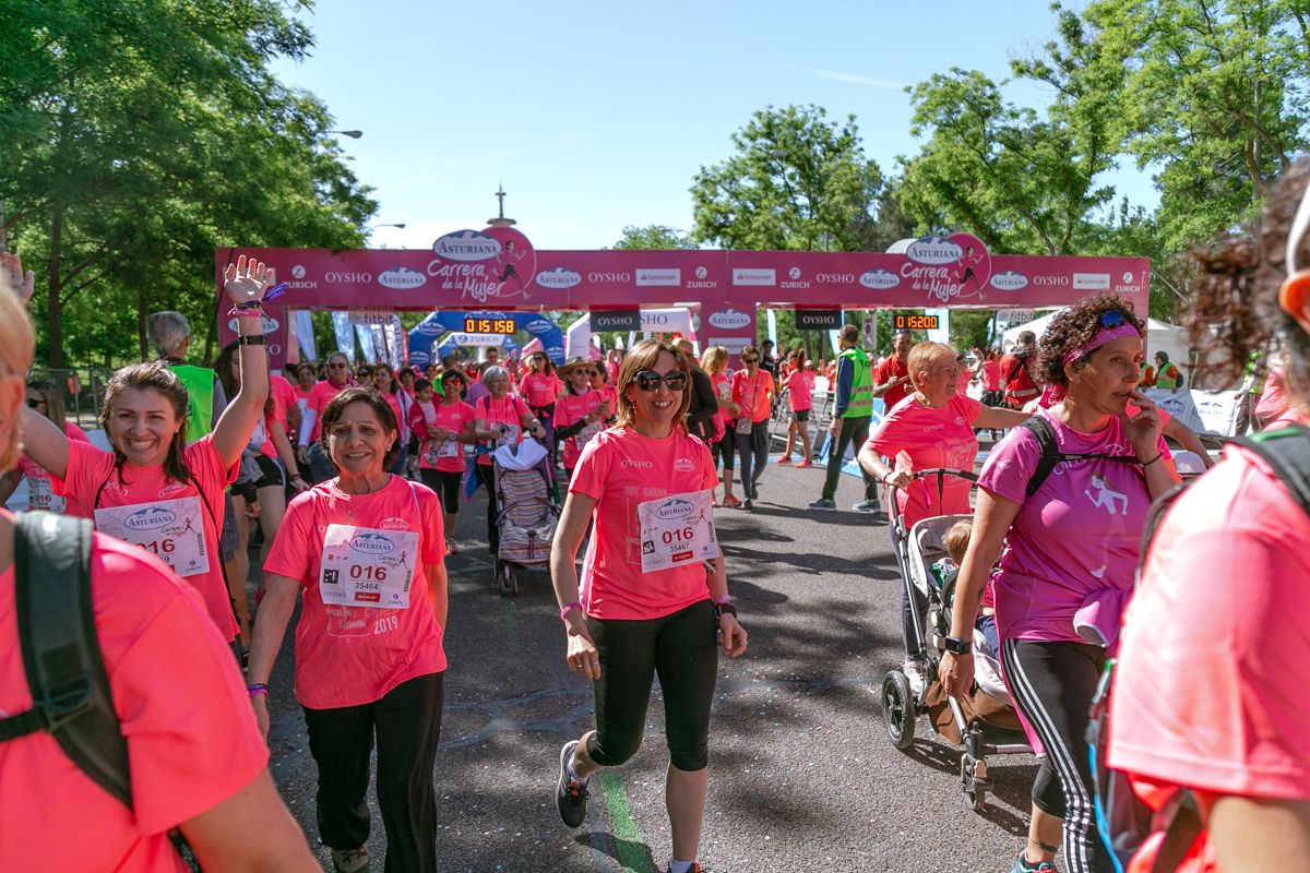 Carrera de la Mujer de Madrid - META, ARCO DERECHO (de 1:51:50 a 1:53:15)