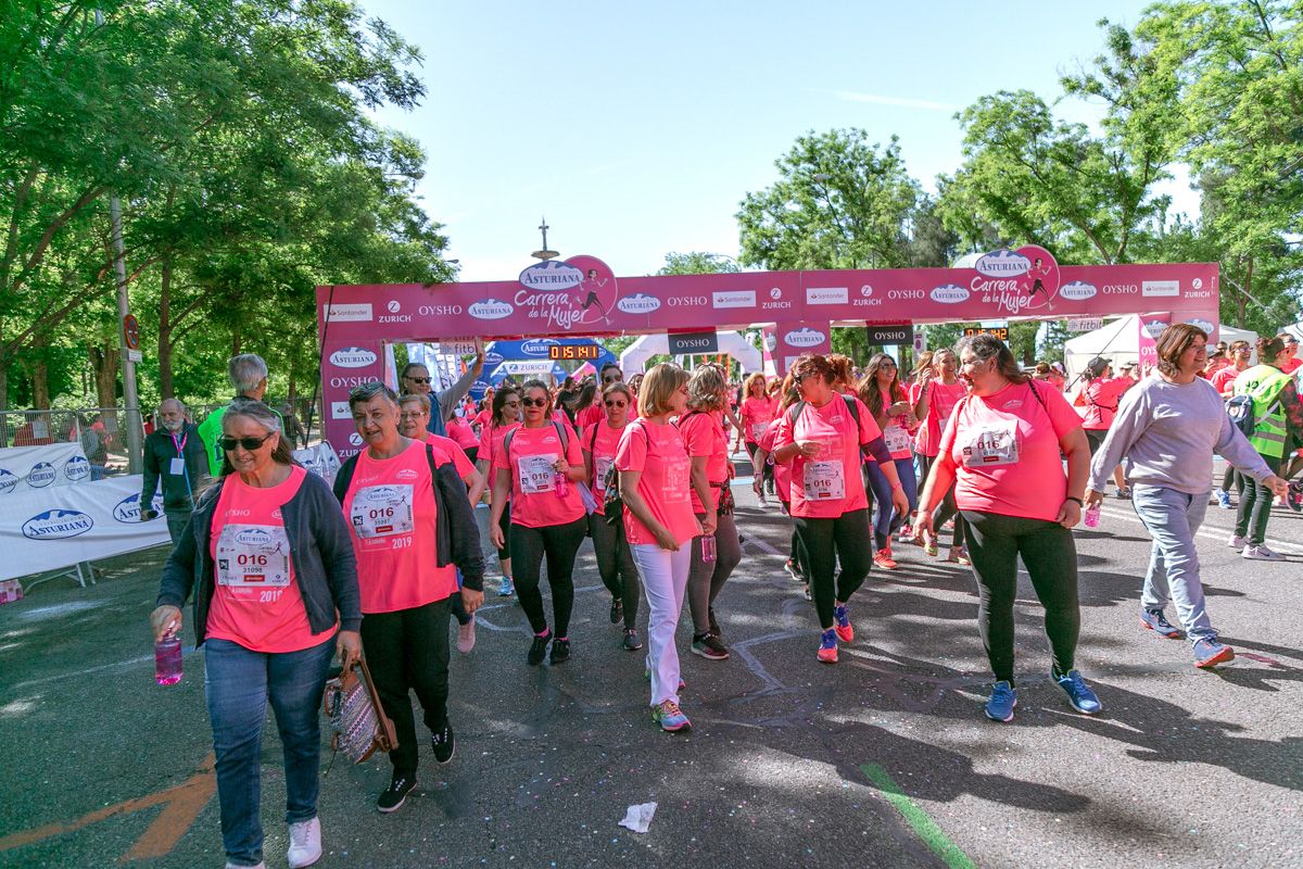 Carrera de la Mujer de Madrid - META, ARCO DERECHO (de 1:49:59 a 1:51:08)