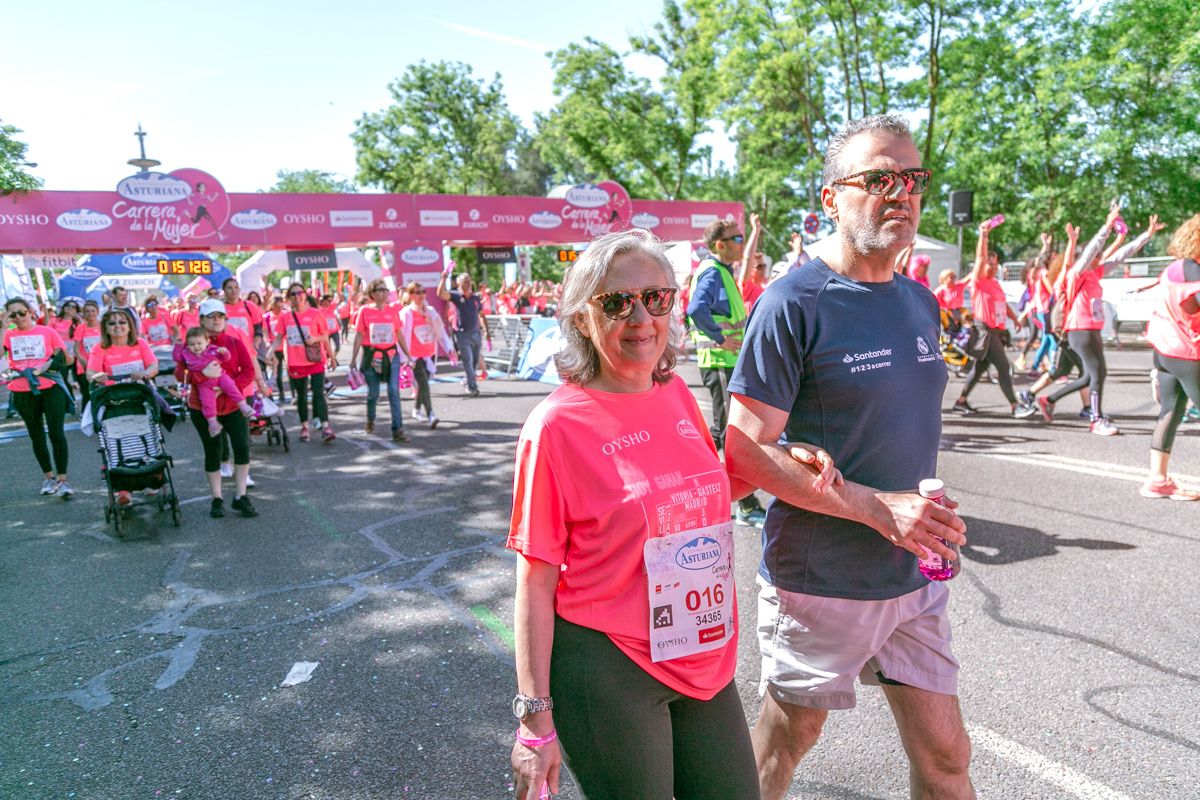 Carrera de la Mujer de Madrid - META, ARCO DERECHO (de 1:49:59 a 1:51:08)